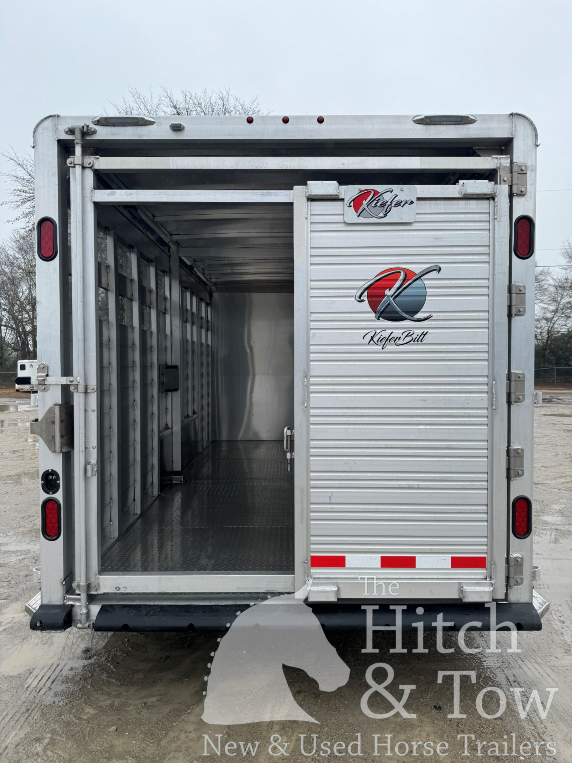 2025 KIEFERBILT STOCK COMBO GOOSENECK W/ MID TACK & DRESSING ROOM!! $42,390