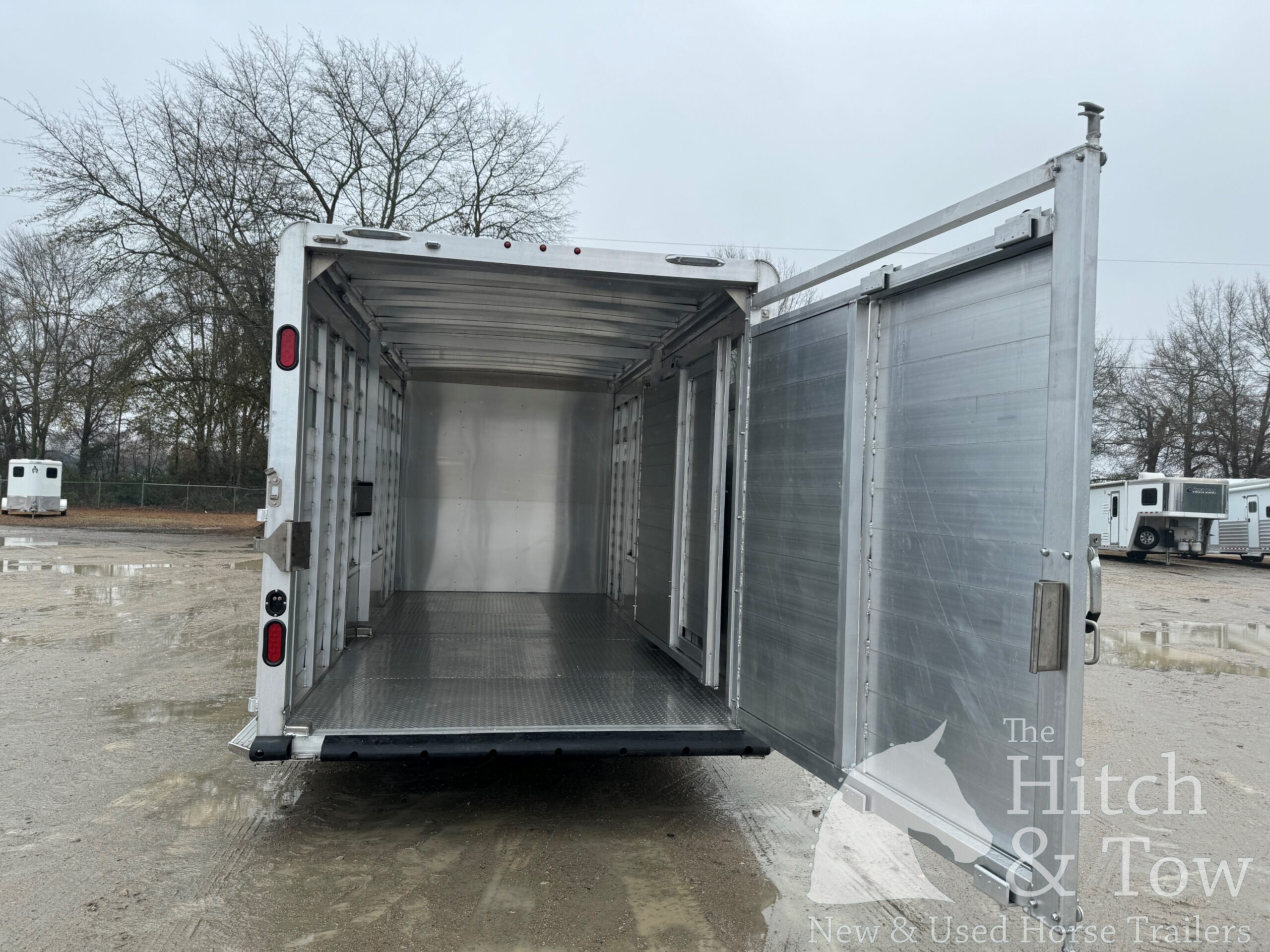 2025 KIEFERBILT STOCK COMBO GOOSENECK W/ MID TACK & DRESSING ROOM!! $42,390