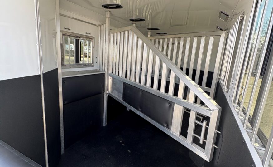 2021 MERHOW 4 HORSE GOOSENECK WITH 18′ LIVING QUARTERS & 9′ SLIDE OUT!! $115,000