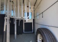 2011 KIEFERBUILT GENESIS S8-SL-2 3 HORSE STRAIGHT LOAD W/ LIVING QUARTERS & MID/TACK!!! $42,500