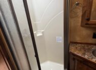 2015 ELITE TRAILER 4 HORSE W/ 10′ LIVING QUARTERS, TONS OF UPGRADES, & TONS OF STORAGE!! $86,900