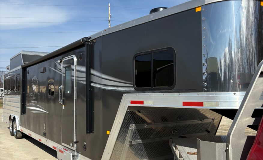 2021 MERHOW 4 HORSE GOOSENECK WITH 18′ LIVING QUARTERS & 9′ SLIDE OUT!! $115,000