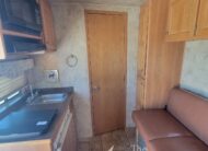 2011 KIEFERBUILT GENESIS S8-SL-2 3 HORSE STRAIGHT LOAD W/ LIVING QUARTERS & MID/TACK!!! $42,500