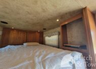 2011 KIEFERBUILT GENESIS S8-SL-2 3 HORSE STRAIGHT LOAD W/ LIVING QUARTERS & MID/TACK!!! $42,500