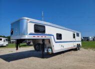 2011 KIEFERBUILT GENESIS S8-SL-2 3 HORSE STRAIGHT LOAD W/ LIVING QUARTERS & MID/TACK!!! $42,500
