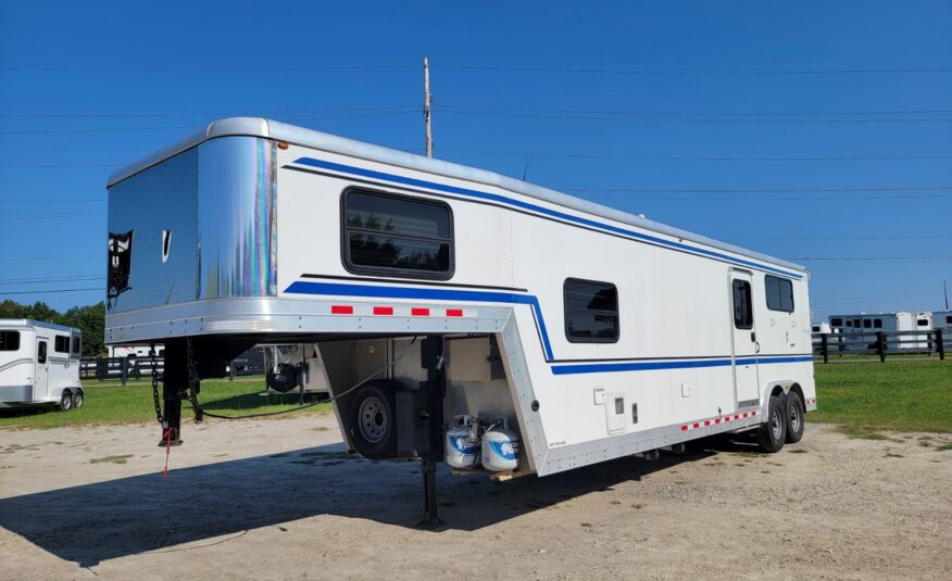 2011 KIEFERBUILT GENESIS S8-SL-2 3 HORSE STRAIGHT LOAD W/ LIVING QUARTERS & MID/TACK!!! $44,900