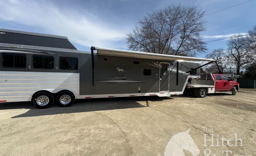 2021 MERHOW 4 HORSE GOOSENECK WITH 18′ LIVING QUARTERS & 9′ SLIDE OUT!! $115,000