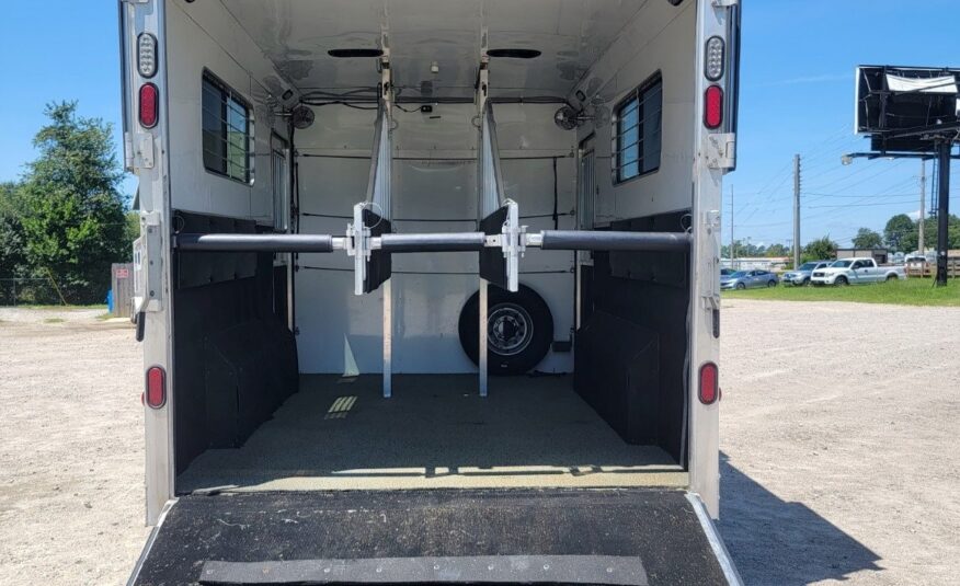 2011 KIEFERBUILT GENESIS S8-SL-2 3 HORSE STRAIGHT LOAD W/ LIVING QUARTERS & MID/TACK!!! $44,900