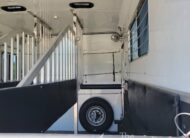 2011 KIEFERBUILT GENESIS S8-SL-2 3 HORSE STRAIGHT LOAD W/ LIVING QUARTERS & MID/TACK!!! $42,500