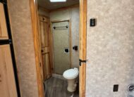 SLIGHTLY USED! 2019 SUNDOWNER HORIZON 8011 RS 4 HORSE SLANT LOAD LIVING QUARTERS TRAILER W/ UPGRADES $69,900
