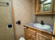 SLIGHTLY USED! 2019 SUNDOWNER HORIZON 8011 RS 4 HORSE SLANT LOAD LIVING QUARTERS TRAILER W/ UPGRADES $69,900