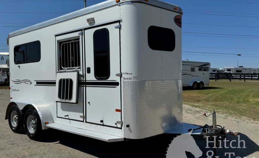 2006 SUNDOWNER 2 HORSE BUMPER PULL W/ DRESSING ROOM! $13,500