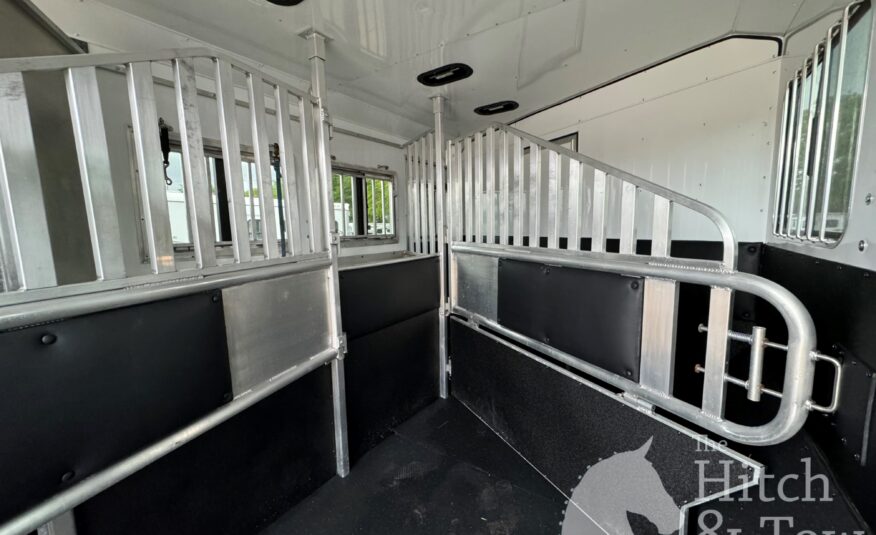 2020 MERHOW 3 HORSE GOOSENECK WITH 12′ LIVING QUARTERS!! $65,000