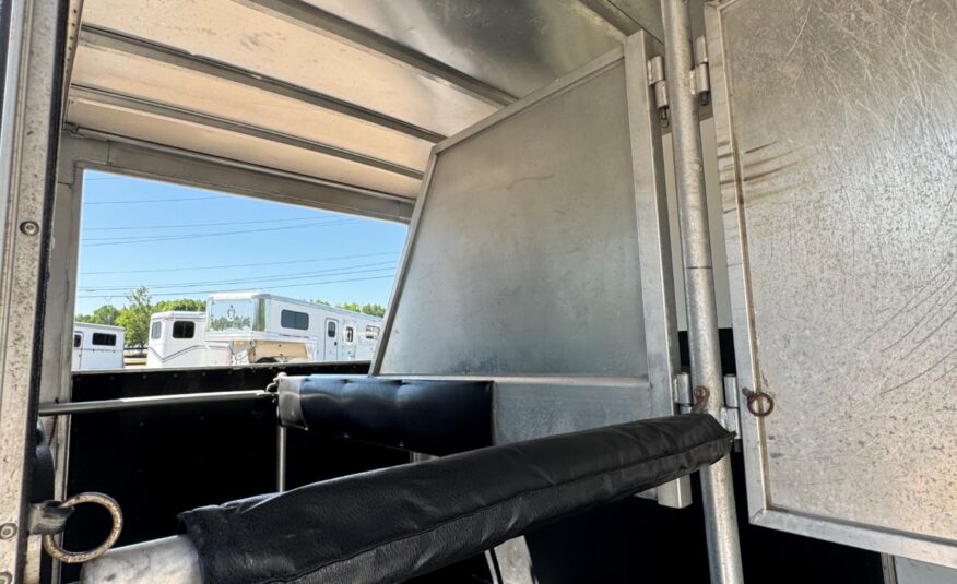 2006 SUNDOWNER 2 HORSE BUMPER PULL W/ DRESSING ROOM! $13,500