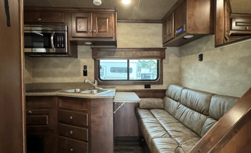2020 MERHOW 3 HORSE GOOSENECK WITH 12′ LIVING QUARTERS!! $65,000