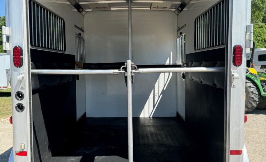 2006 SUNDOWNER 2 HORSE BUMPER PULL W/ DRESSING ROOM! $13,500