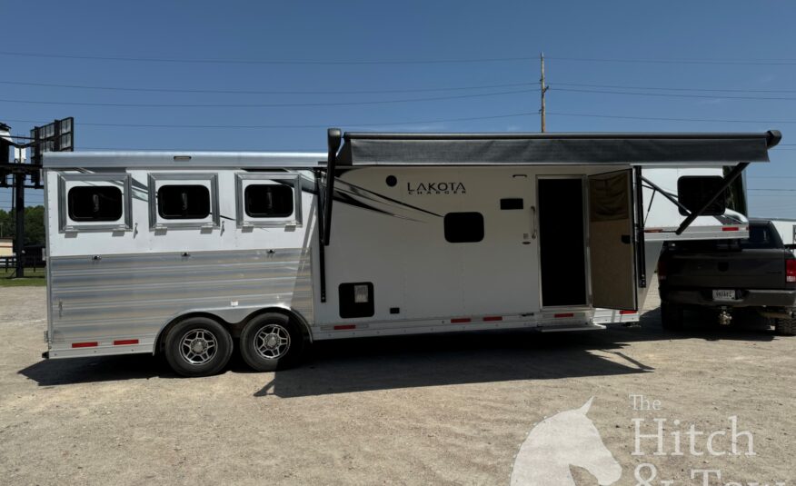 2021 LAKOTA CHARGER EDITION 3 HORSE GOOSENECK WITH 11′ LQ& SLIDE OUT! $69,900