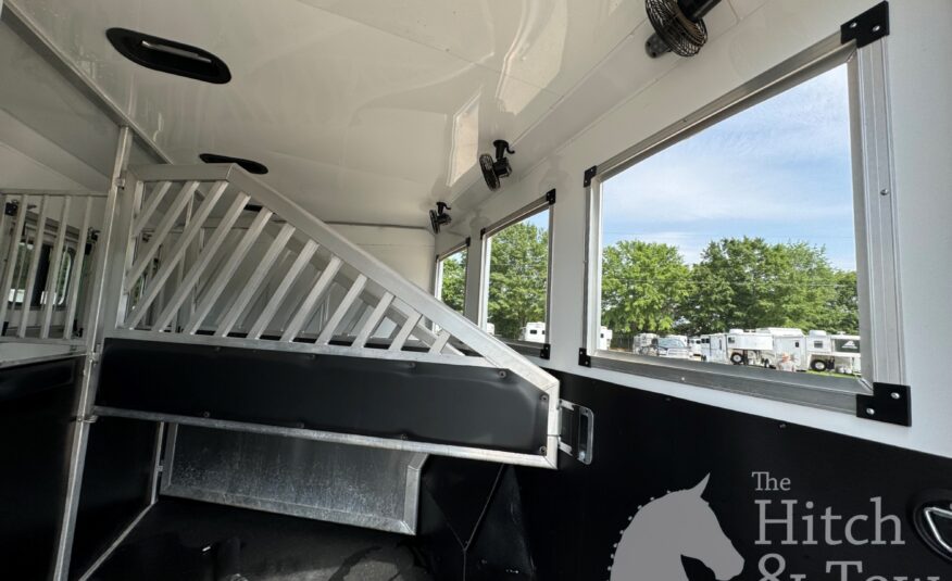 2018 BISON PREMIERE 3 HORSE W/ 19′ LIVING QUARTERS, SLIDE OUT & MORE!! $58,500