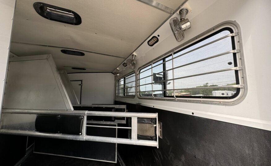 2008 SHADOW 3 HORSE SLANT LOAD LIVING QUARTERS TRAILER W/ UPGRADES! $23,500