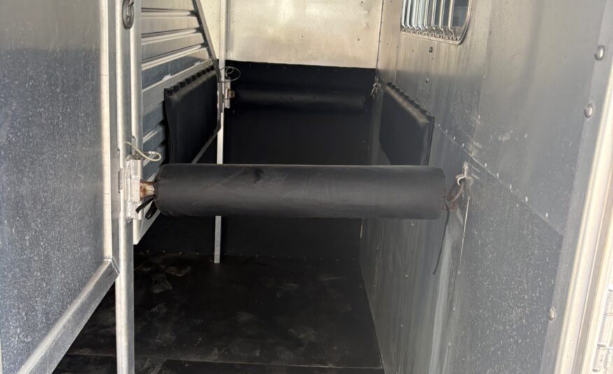 2002 FEATHERLITE 4 HORSE HEAD TO HEAD $22,500