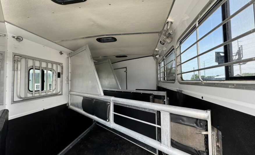 2008 SHADOW 3 HORSE SLANT LOAD LIVING QUARTERS TRAILER W/ UPGRADES! $23,500