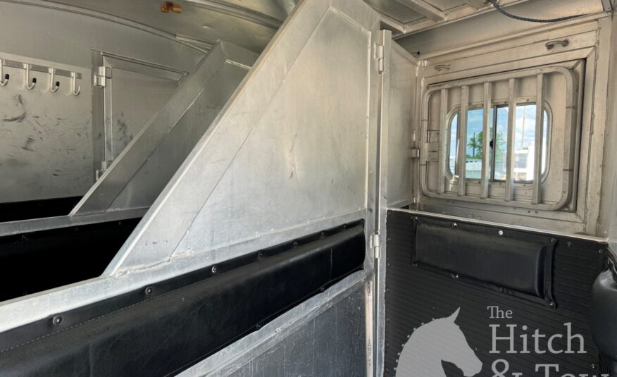 2003 C&C 3 HORSE GOOSENECK WITH 12′ LIVING QUARTERS $32,500