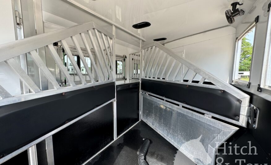 2018 BISON PREMIERE 3 HORSE W/ 19′ LIVING QUARTERS, SLIDE OUT & MORE!! $58,500