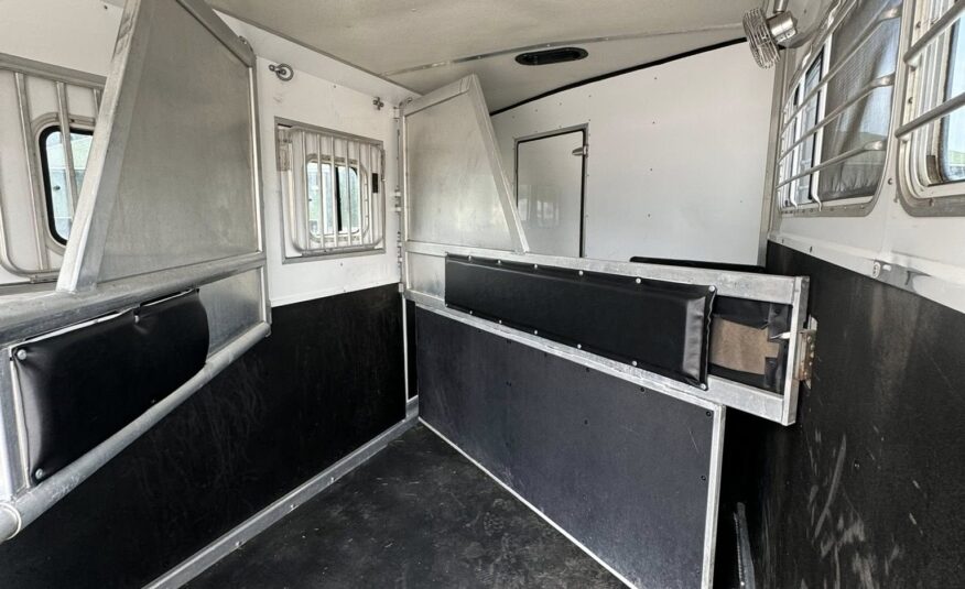 2008 SHADOW 3 HORSE SLANT LOAD LIVING QUARTERS TRAILER W/ UPGRADES! $23,500