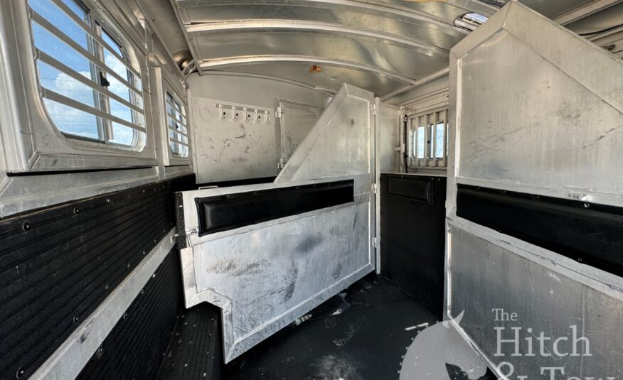 2003 C&C 3 HORSE GOOSENECK WITH 12′ LIVING QUARTERS $32,500