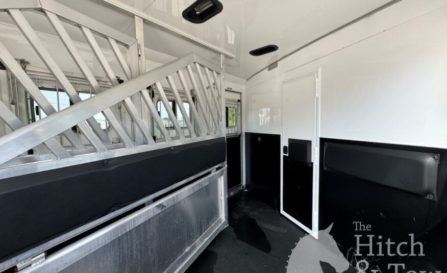 2018 BISON PREMIERE 3 HORSE W/ 19′ LIVING QUARTERS, SLIDE OUT & MORE!! $58,500
