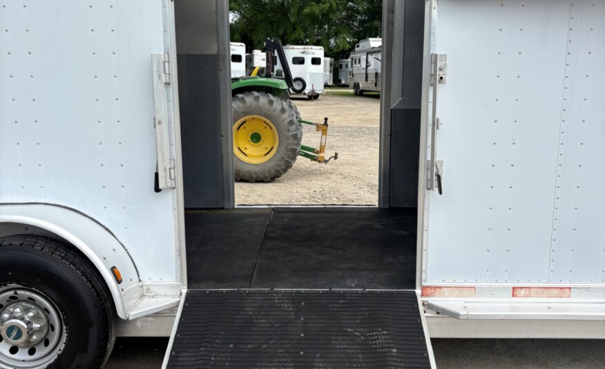 2002 FEATHERLITE 4 HORSE HEAD TO HEAD $22,500