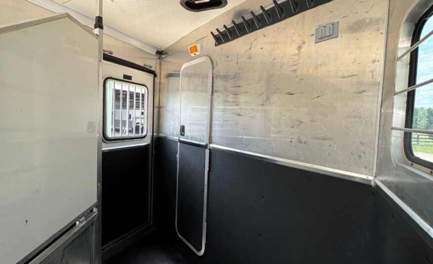 2005 KIEFERBUILT 3 HORSE w/ 12′ LIVING QUARTERS $32,900