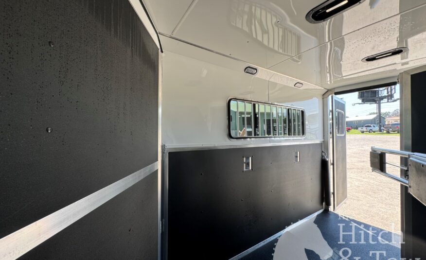 2019 SHADOW PRO SERIES 3 HORSE SLANT BUMPER PULL TRAILER! $16,900