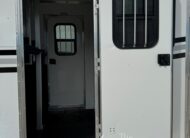 LIKE NEW 2022 GORE 2 HORSE WITH DRESSING ROOM!! $19,950