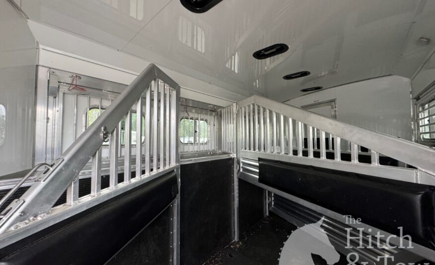 2024 ELITE 4 HORSE W/ 12’8″ OUTBACK LIVING QUARTERS, TONS OF UPGRADES, & TONS OF STORAGE!! $131,900