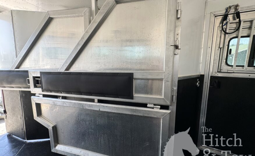 2021 LAKOTA CHARGER EDITION 3 HORSE GOOSENECK WITH 11′ LQ& SLIDE OUT! $69,900