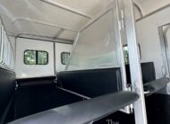 LIKE NEW 2022 GORE 2 HORSE WITH DRESSING ROOM!! $19,950