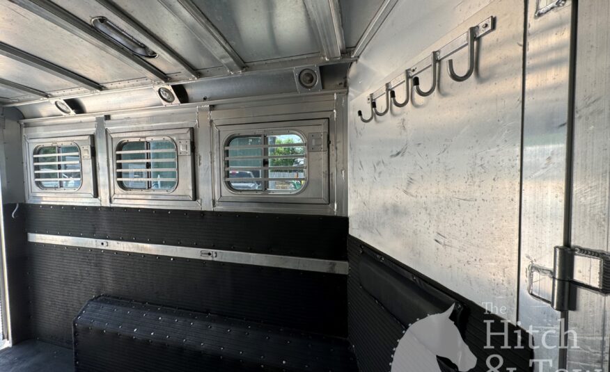 2003 C&C 3 HORSE GOOSENECK WITH 12′ LIVING QUARTERS $32,500