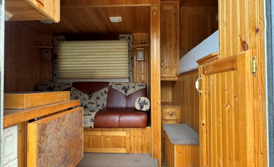 2005 KIEFERBUILT 3 HORSE w/ 12′ LIVING QUARTERS $32,900