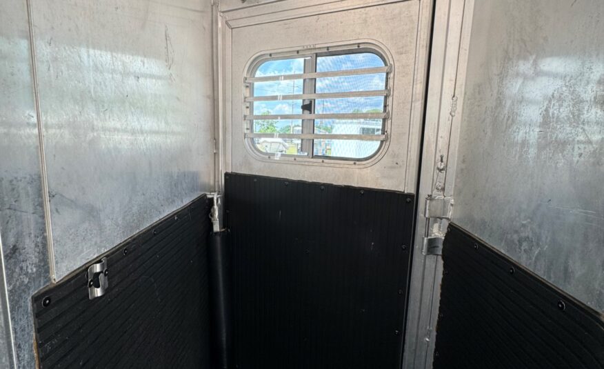 2003 C&C 3 HORSE GOOSENECK WITH 12′ LIVING QUARTERS $32,500