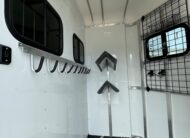 LIKE NEW 2022 GORE 2 HORSE WITH DRESSING ROOM!! $19,950