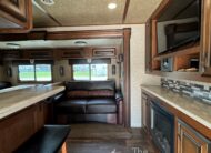 2018 BISON PREMIERE 3 HORSE W/ 19′ LIVING QUARTERS, SLIDE OUT & MORE!! $58,500