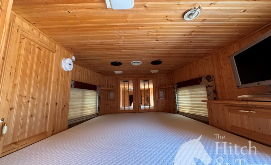 2005 KIEFERBUILT 3 HORSE w/ 12′ LIVING QUARTERS $32,900