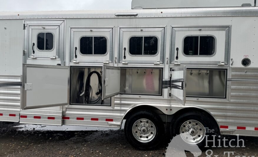 2024 ELITE 4 HORSE W/ 12’8″ OUTBACK LIVING QUARTERS, TONS OF UPGRADES, & TONS OF STORAGE!! $131,900