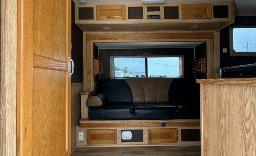 2008 SHADOW 3 HORSE SLANT LOAD LIVING QUARTERS TRAILER W/ UPGRADES! $23,500