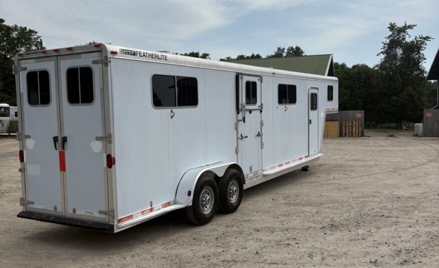 2002 FEATHERLITE 4 HORSE HEAD TO HEAD $22,500