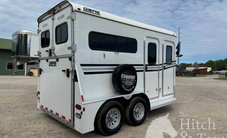 LIKE NEW 2022 GORE 2 HORSE WITH DRESSING ROOM!! $19,950