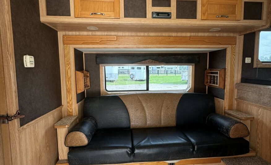 2008 SHADOW 3 HORSE SLANT LOAD LIVING QUARTERS TRAILER W/ UPGRADES! $23,500