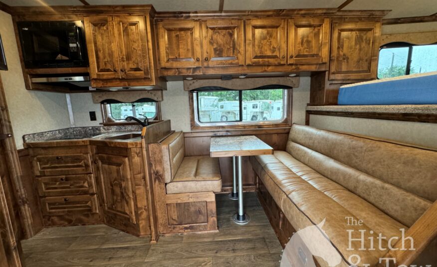 2024 ELITE 4 HORSE W/ 12’8″ OUTBACK LIVING QUARTERS, TONS OF UPGRADES, & TONS OF STORAGE!! $131,900