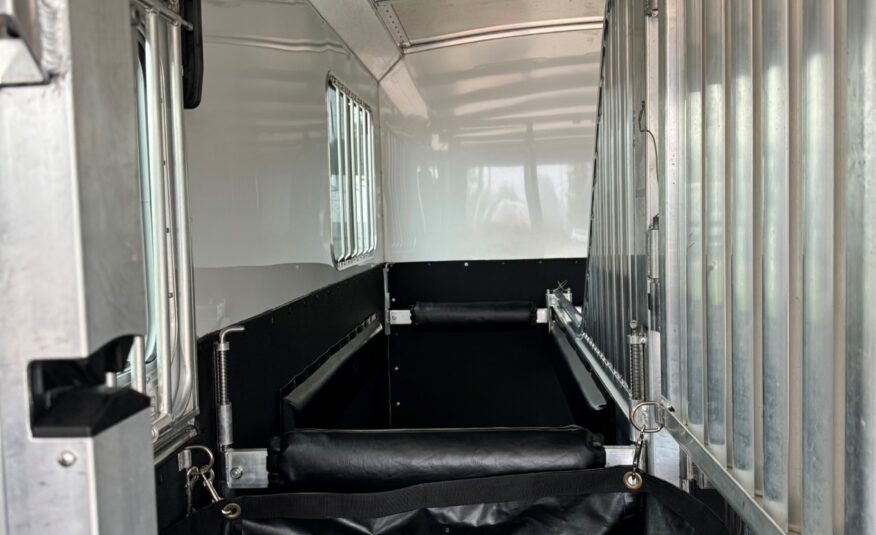 2021 4 STAR DELUXE REVERSE LOAD 3+1 W/ 5′ DRESSING ROOM & UPGRADES! $47,999